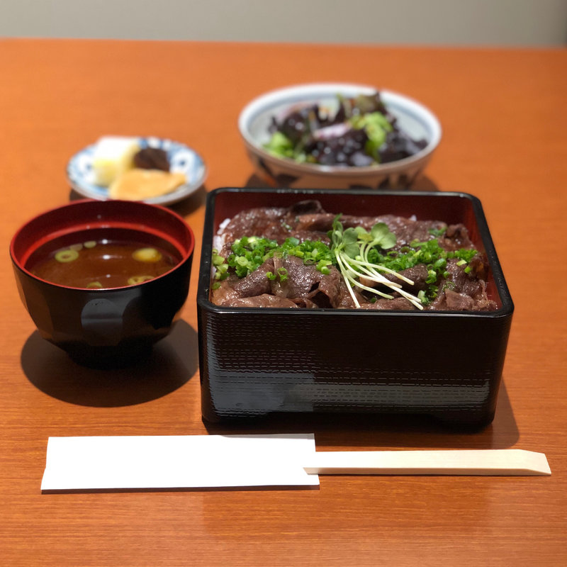 最高国産牛うす焼き御重(紗舞璃)