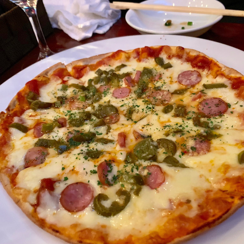 チョリソーとハラペーニョのピザ(ヤミツキ ハマ横丁)