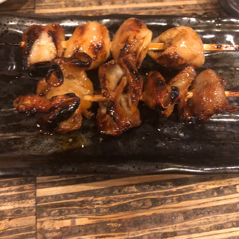 シロとテッポウ (もつしげ 野毛小路 )