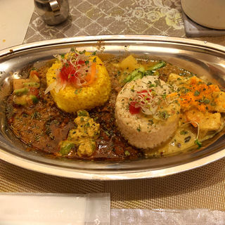 オールがけカレー(旧ヤム鐵道 (キュウヤムテツドウ))