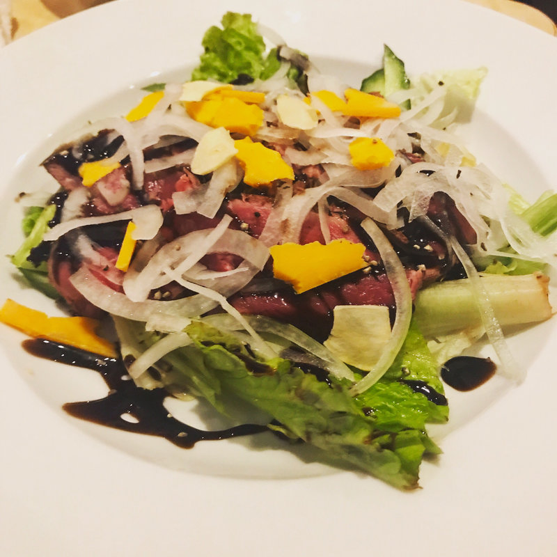 牛イチボのタリアータ(肉バル LEONE （レオーネ）)