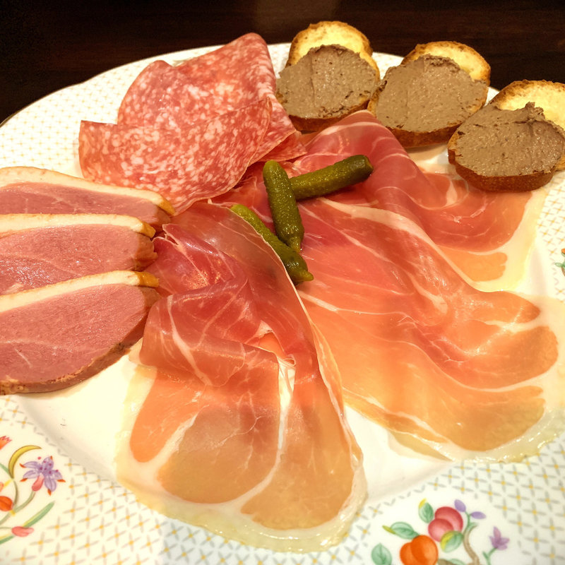 生ハム、サラミ盛り合わせ(ぐらんあるぶる )