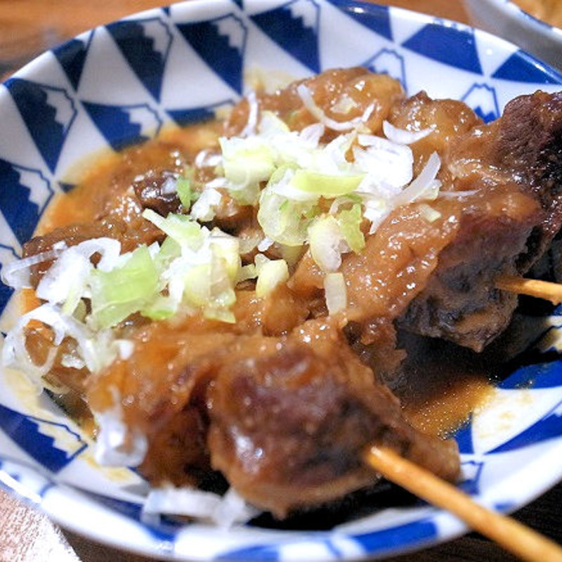 牛すじ串(名物やきとん とみちゃん町屋店)