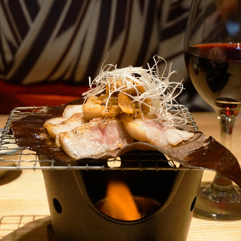 糸島豚の朴葉焼き(炭火・焼鳥 鶫 つぐみ 中洲川端店)