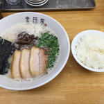 黒豚ラーメンセット、ご飯、餃子3個(金田家)