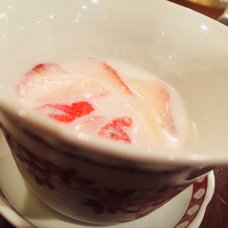 苺杏仁豆腐(老上海 香蔵 （ラオシャンハイ コウゾウ）)