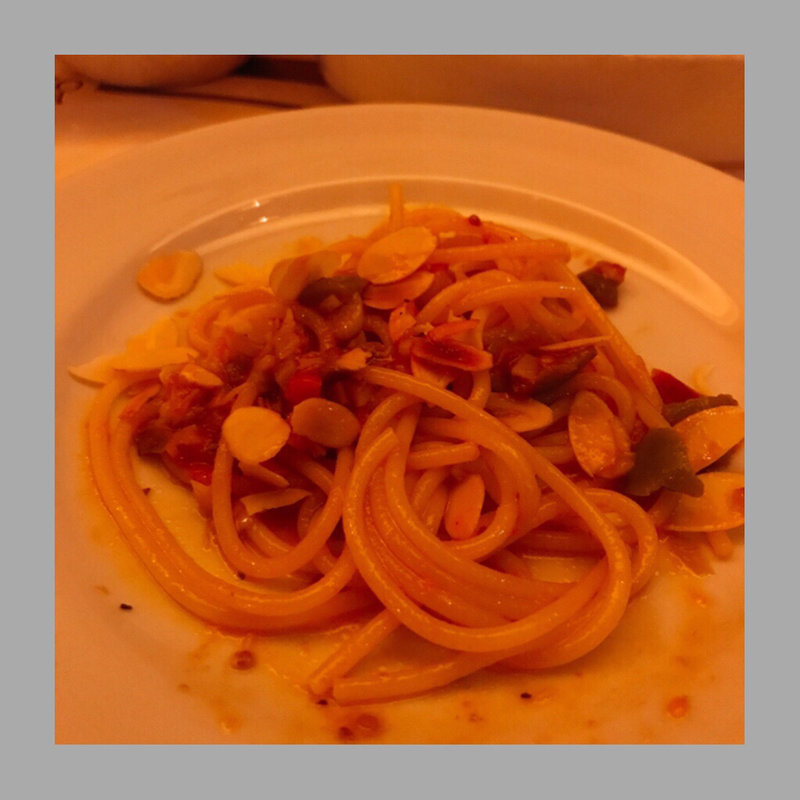ペーストトラパネーゼのスパゲッティ(ロッツォシチリア)