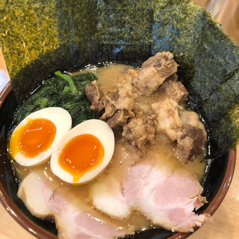 青葉盛ラーメン並と豚ハラミニンニク醤油煮トッピング(横浜ラーメン 北村家)