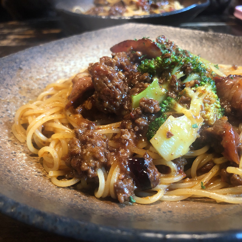 ブロッコリーとベーコンのミートソース(PASTA&BAR DARK-HORSE)