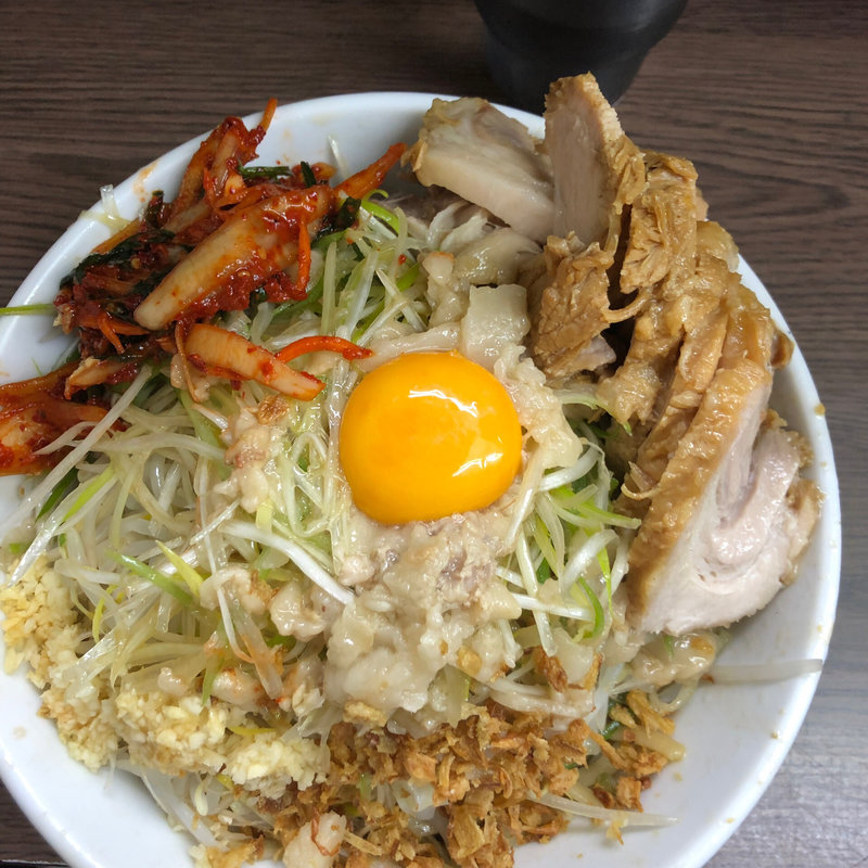 小豚汁なし、ニラ、ネギ、ニンニク、あぶら(ラーメン二郎 横浜関内店)