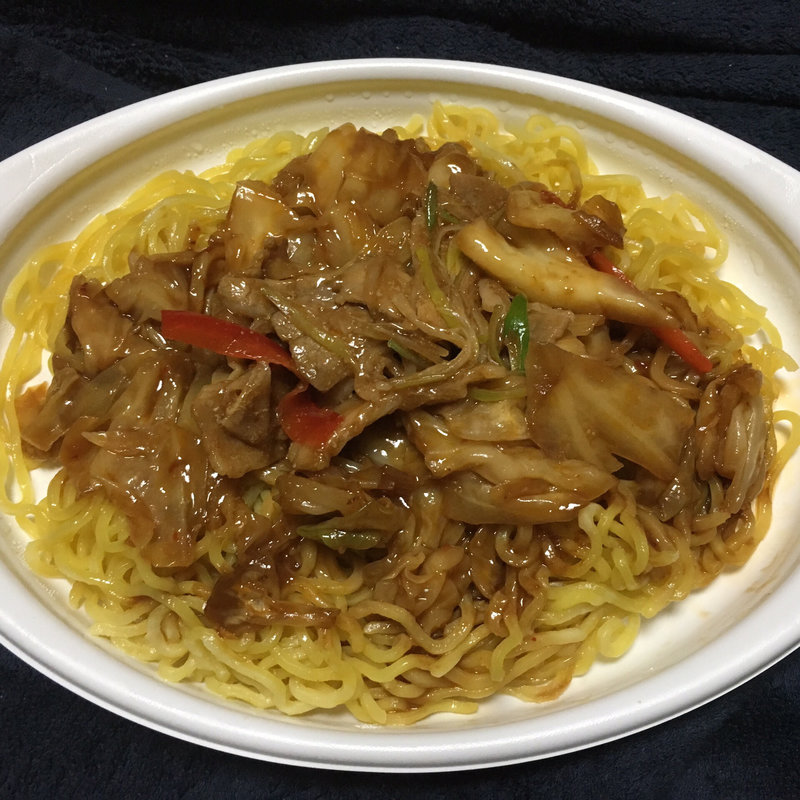 炒め麺が香ばしい！旨辛ホイコーロー焼そば(セブンイレブン 札幌南３条西６丁目店)