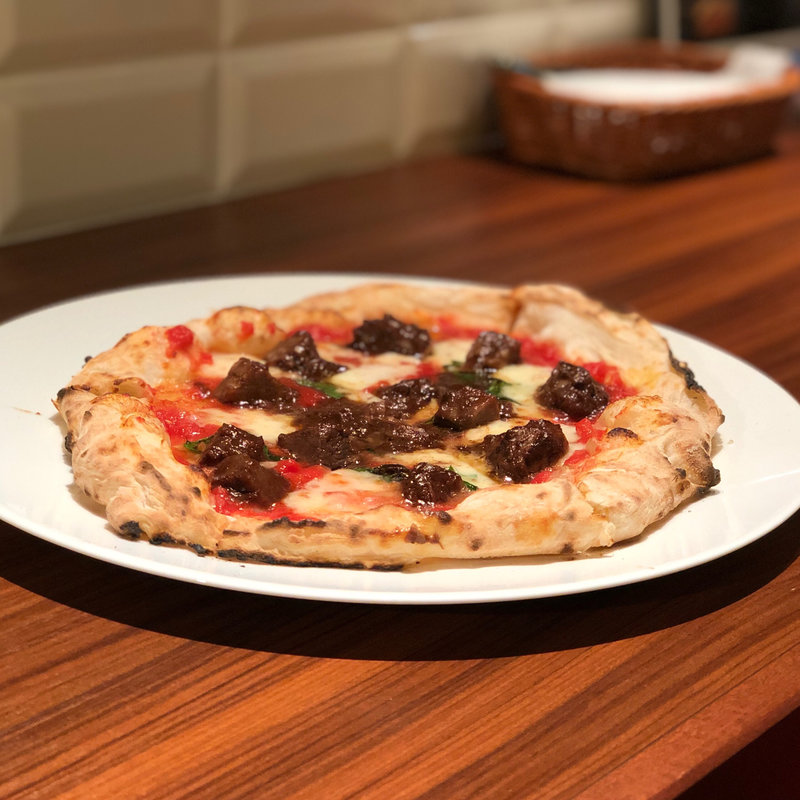 和牛味噌煮込みPizza(ピザのSAVOY名古屋栄本店)