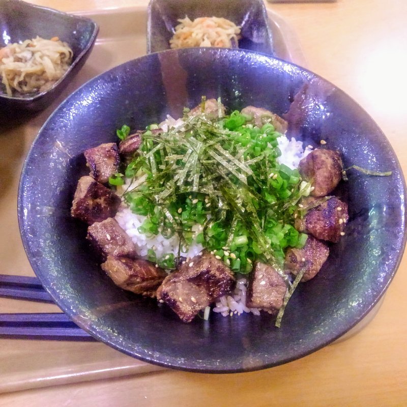中落ちステーキ丼(陸奥屋 （ミチノクヤ）)