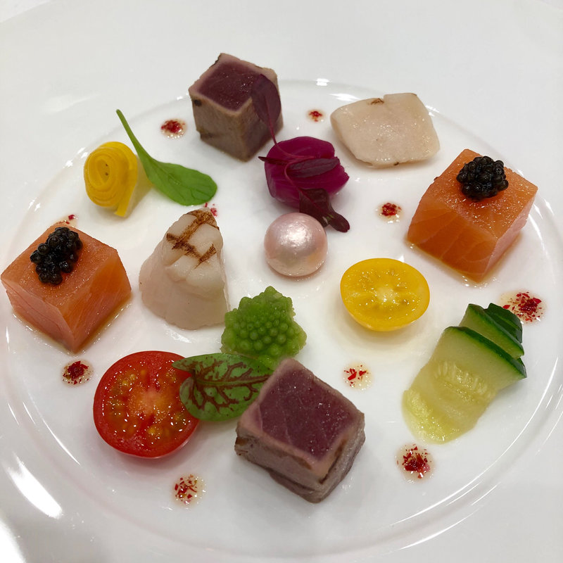 海の幸のキューブ仕立て お花のドレッシング(帝国ホテル 東京)