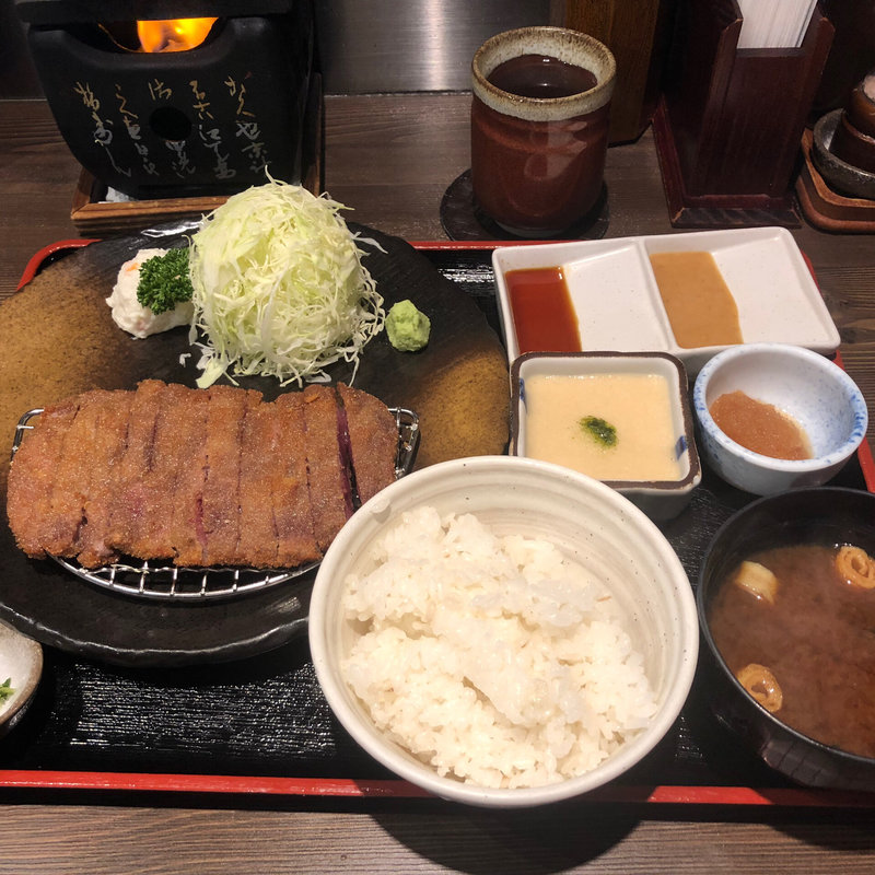 牛ロースかつ麦飯セット(牛かつ もと村 東京駅八重洲口店 )