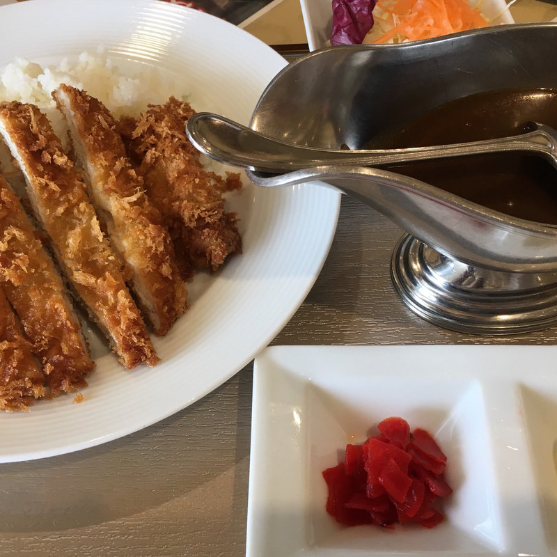 ロースカツカレー(岩舟ゴルフ倶楽部レストラン )