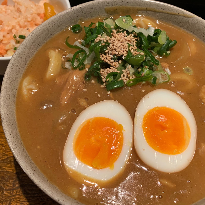 カレーうどん tp. 煮玉子(葉隠 （はがくれ）)