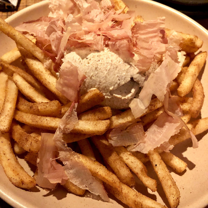 ポルチーニと粉鰹のフライドポテト(ランタン 代々木上原店)