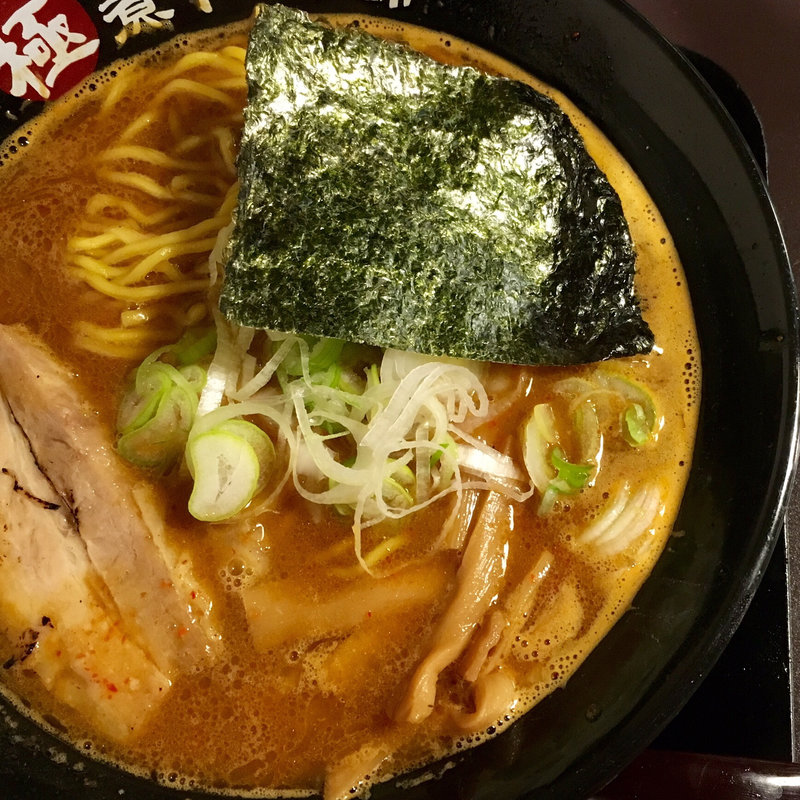 辛煮干し豚骨ラーメン(煮干しラーメン山岡家 狸小路4丁目店)