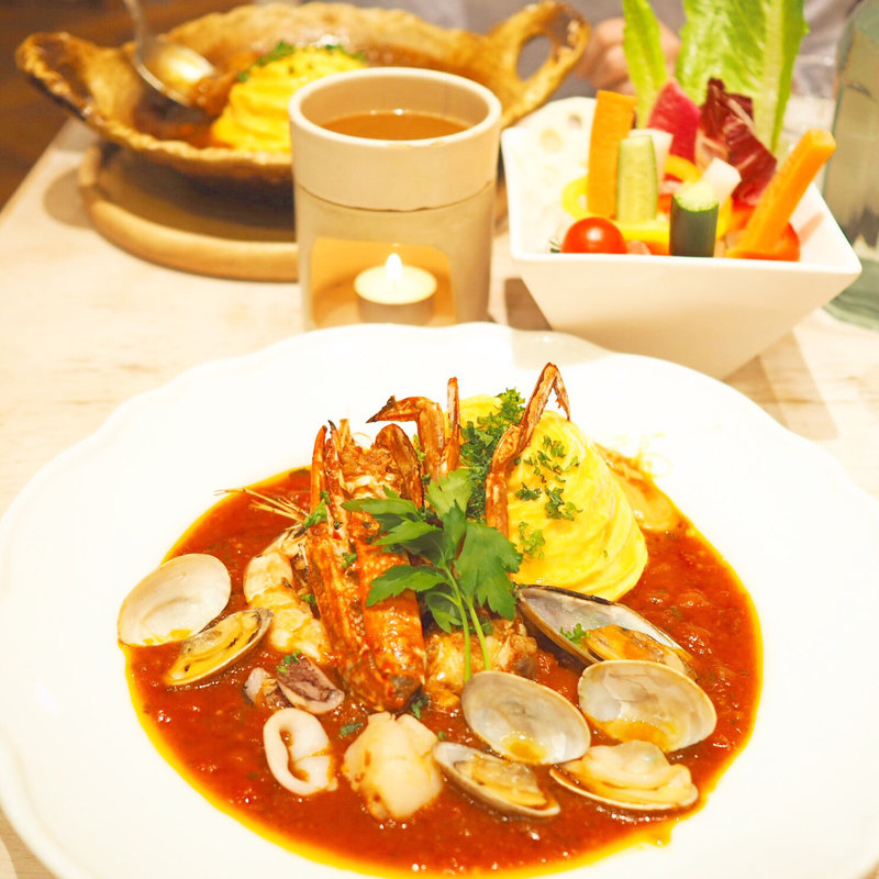  5種の魚貝を使ったイタリアントマトのペスカトーレ　(3 Little Eggs)