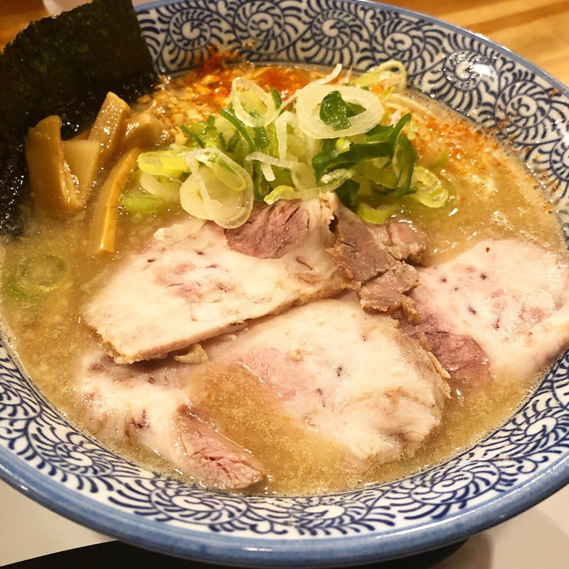 豚骨ラーメン(麺や ぶたコング)