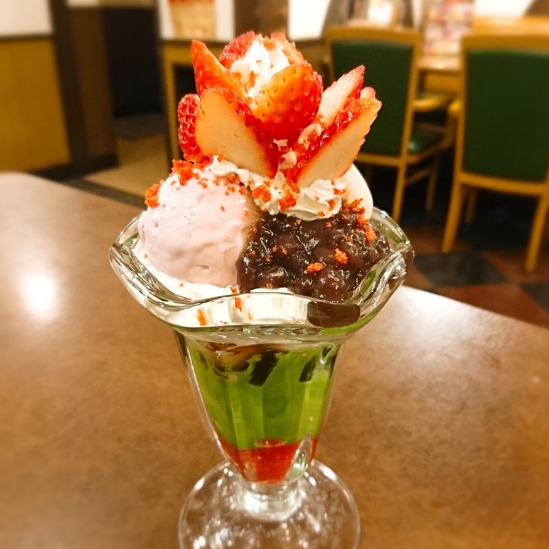 花咲くいちごの和風パフェ(ビッグボーイ 泉南店)