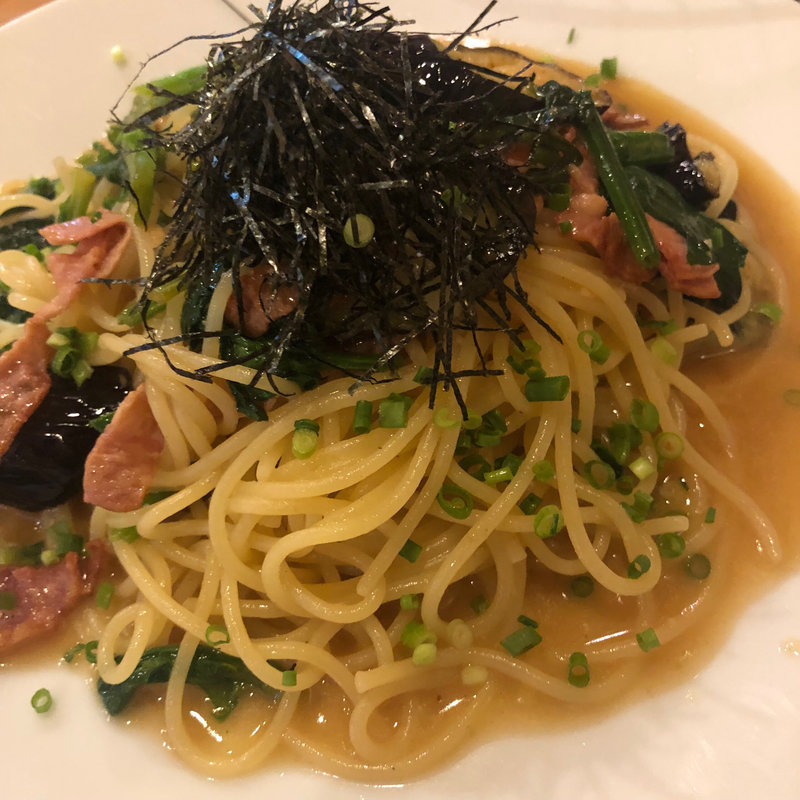 和風 ナス、ベーコン、ほうれん草のバター醤油(いたり家 横浜綱島店)