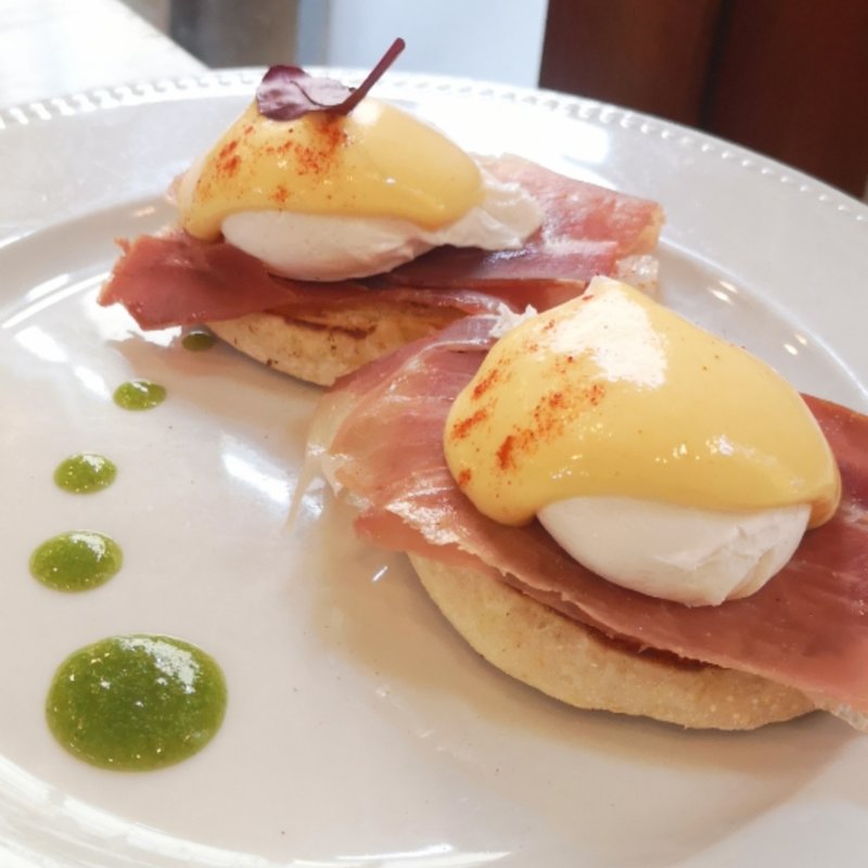 egg benedict(Circus Bar)