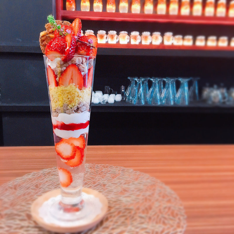 苺パフェ(北野ラボ)