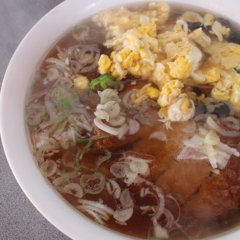 カツラーメン正油(八っ手食堂)