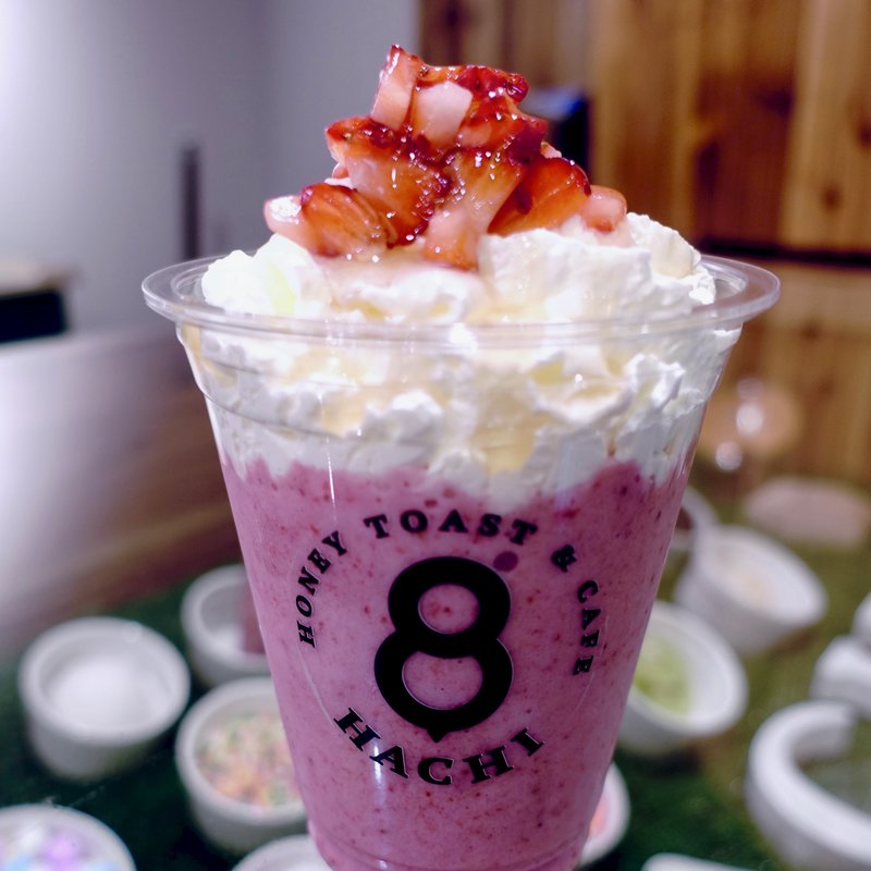 スムージー（イチゴ）レギュラー(ハニートースト アンド カフェ ハチ)