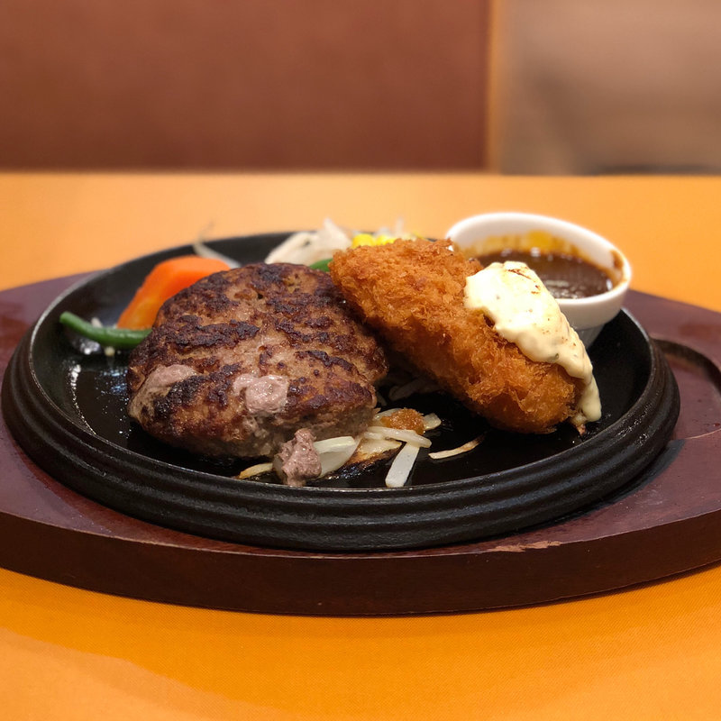 手ごねビーフハンバーグ&蟹クリームコロッケ(カプチーナ 長久手店 )