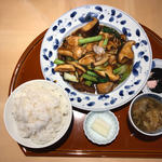 キノコと牡蠣のオイスターソース炒め(龍眉虎ノ尾 西麻布)