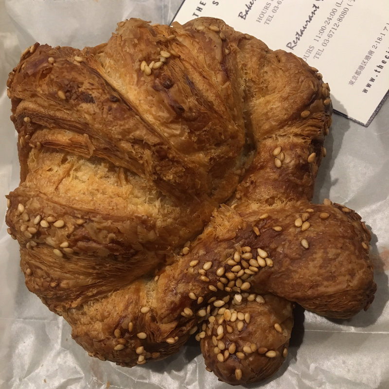 プレッツェル クロワッサン(THE CITY BAKERY アトレ品川)
