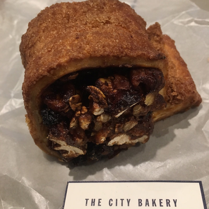 はちみつと胡桃のルゲラー(THE CITY BAKERY アトレ品川)