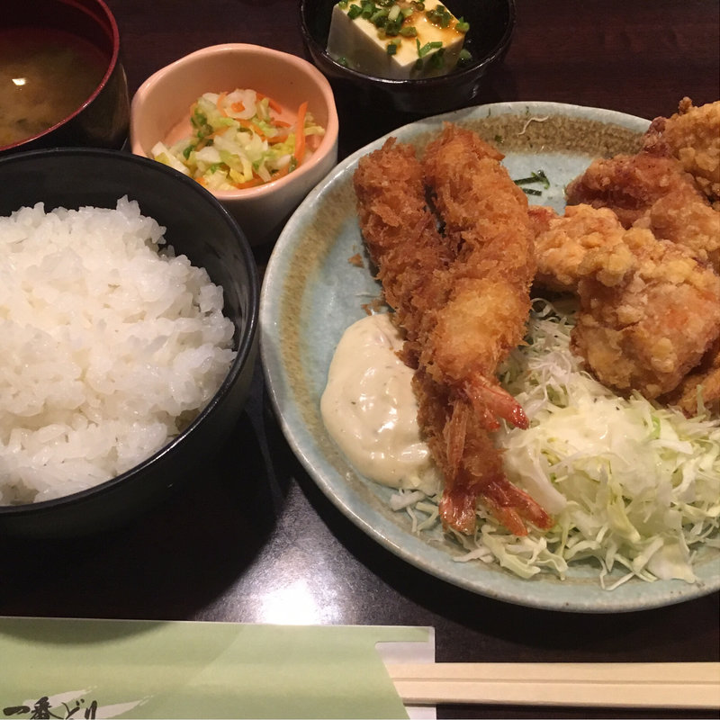 テンカラハーフとエビフライ定食(一番どり 六本木一丁目店)