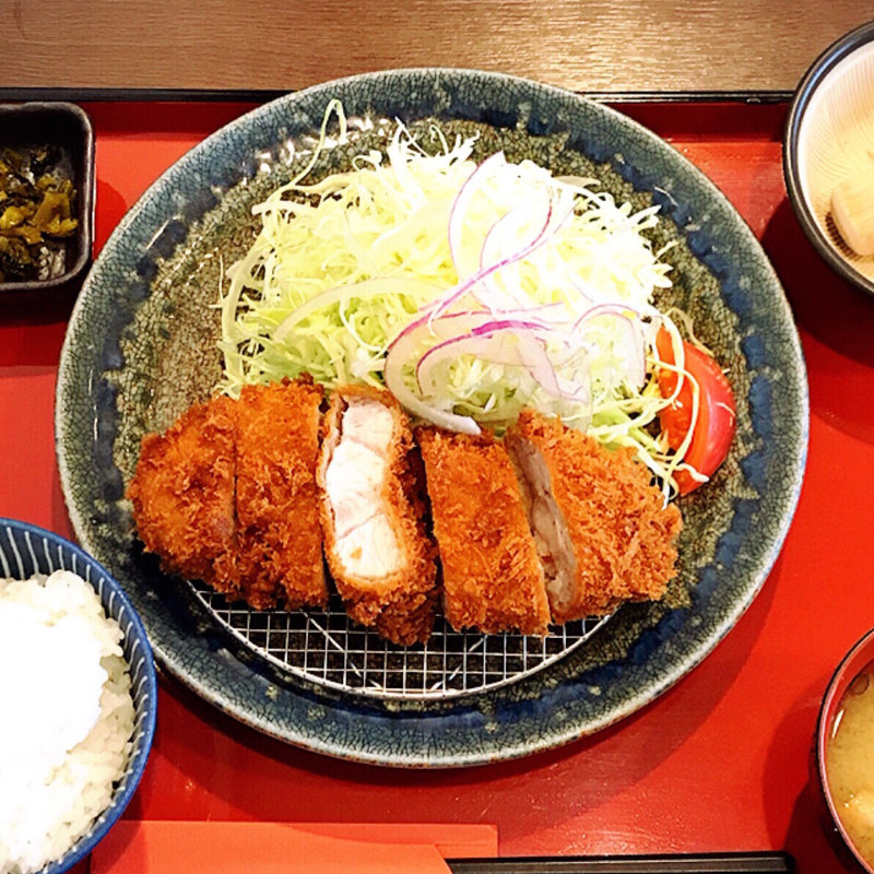 金華豚の特厚ロースカツ定食(ローン )
