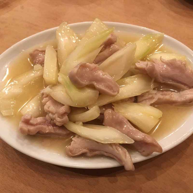 セロリとガツの炒め物(中国料理 もみぢ)