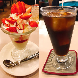 いちごパフェ＋アイスコーヒー(シャモニーモンブラン 本店 )
