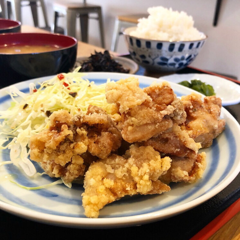 唐揚げ定食(居酒屋カトーコバーン食堂)