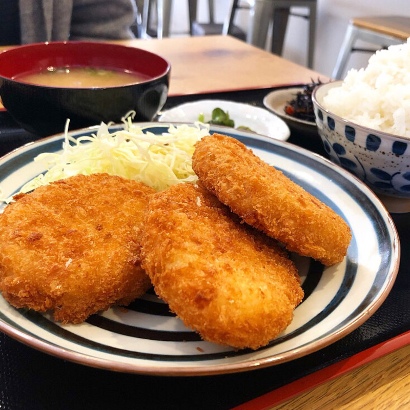 コロッケ定食(居酒屋カトーコバーン食堂)