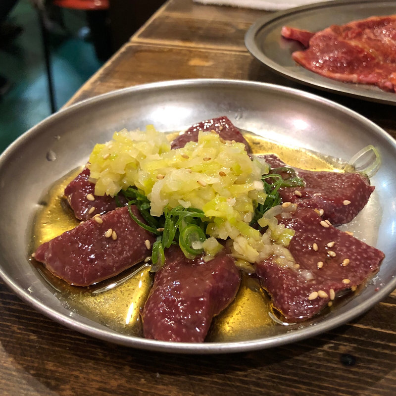 幻のレバー(ホルモン肉問屋 小川商店 日本橋店)