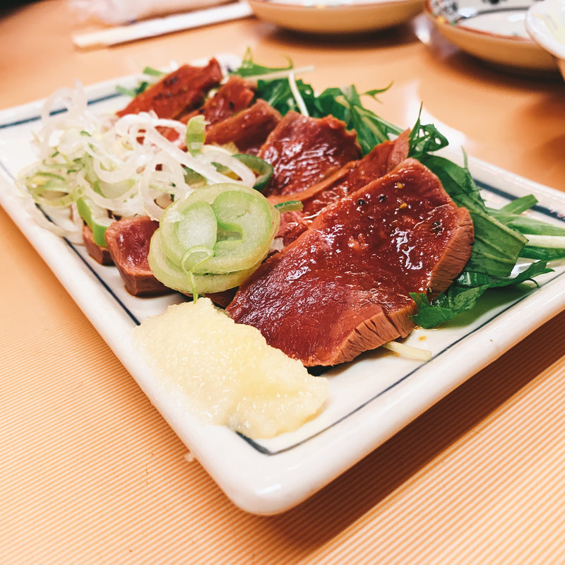 牛ハツの刺身(まこちゃん 本店)