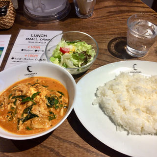 チキンとほうれん草のふんわり卵カリー(チャントーヤ　ココナッツカリー （CHANTOYA COCONUT CURRY）)