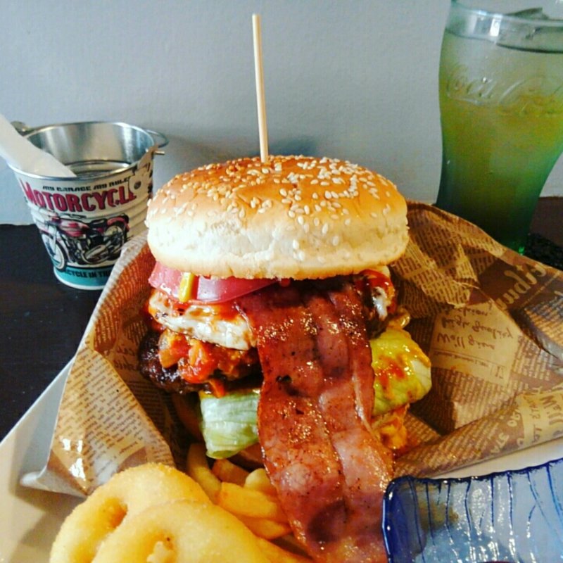 ベーコンエッグバーガー(187BURGER )
