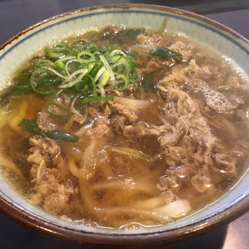肉うどん(まことうどん)