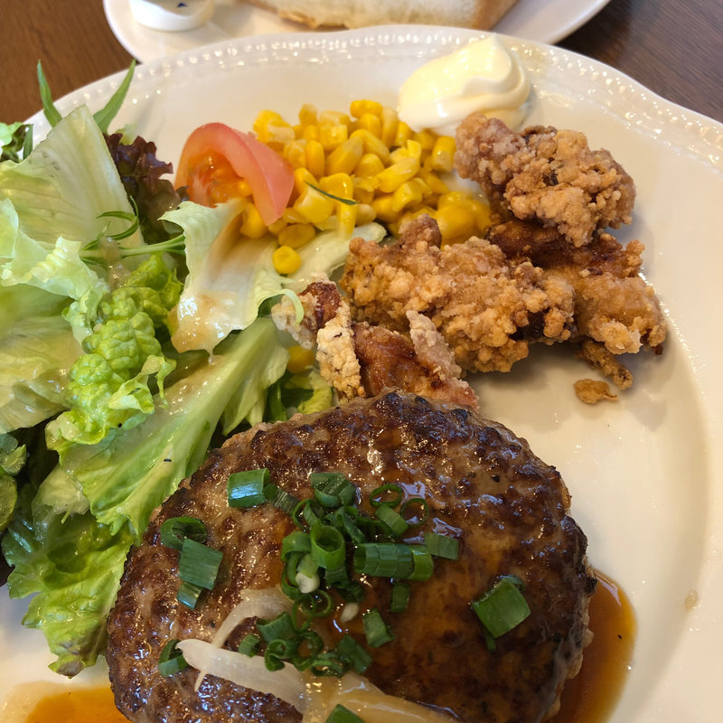 ハンバーグ・手作りフライドチキンランチスープ付き(ロイヤルホスト 沼津店 )