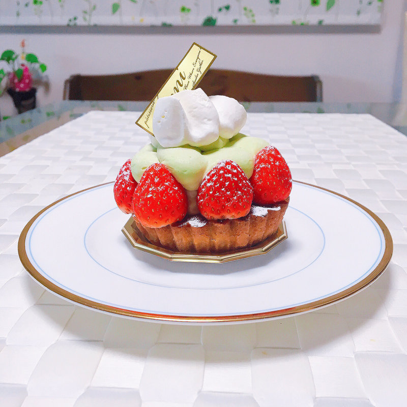 苺とピスタチオタルト(パティスリー　ベニー （Ｂｅｎｉ）)