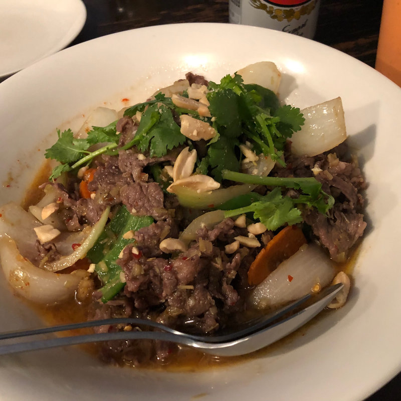 牛肉のレモングラス炒め(ミ・レイ)