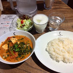 ほうれん草とトマトのチーズカリー(チャントーヤ　ココナッツカリー （CHANTOYA COCONUT CURRY）)